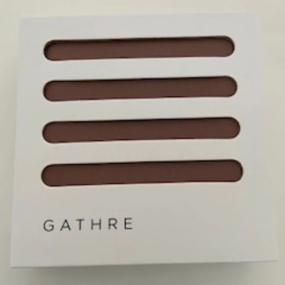 Gathre Micro Extra Small Leather Changing Mat - Currant - Picture 1 of 3